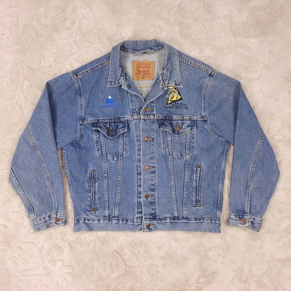 Vintage Levi's Chevy Truck US Alpine Ski Sugarloaf 1996 Trucker Jacket Medium